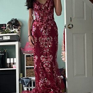 Trumpet/Mermaid V Neck Sequins Prom Dress